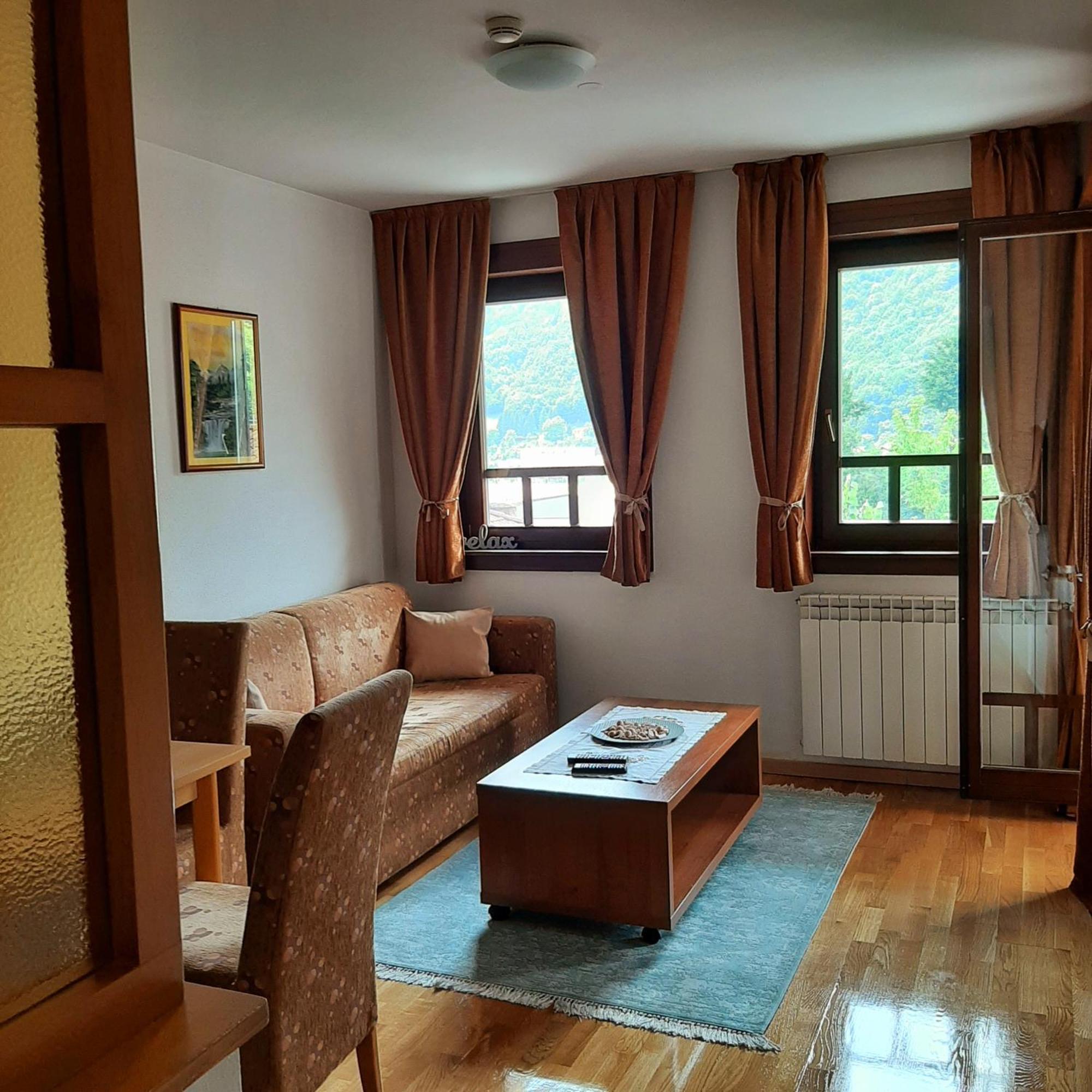 Relax Apartman Фойница Экстерьер фото